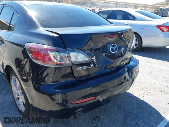 2013 Mazda 3 i SV with VIN JM1BL1TG3D1811032, listed as a IAAI auction lot 41603113 with 125,610 mi miles and . Bid and sale history available at DreamBid. Image 6.