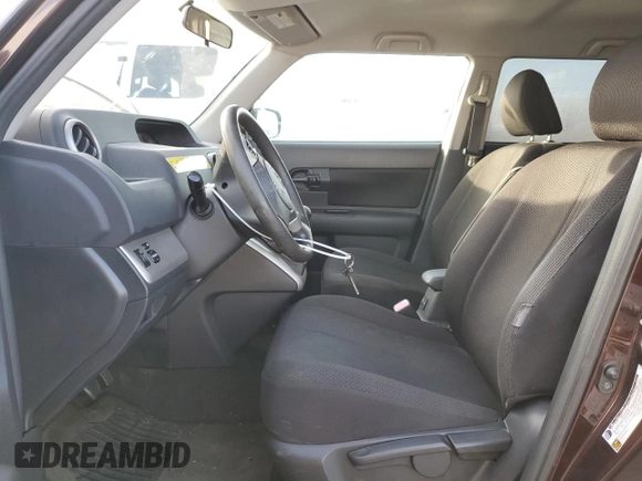 2008 Scion xB z VIN JTLKE50E481053801, wystawiony jako Copart lot #84163934 z przebiegiem 170 559 mil mil oraz Czysty tytuł • Clean title. Historia ofert i sprzedaży dostępna na DreamBid. Obrazek 7.
