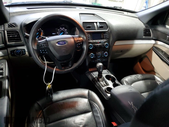 2019 Ford Explorer z VIN 1FM5K7B85KGA75469, wystawiony jako Copart lot #83456464 z przebiegiem 85 698 mil mil oraz Szkoda całkowita • Salvage title. Historia ofert i sprzedaży dostępna na DreamBid. Obrazek 8.