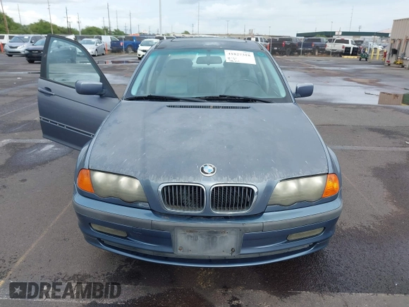 1999 BMW 3 Series 323i with VIN WBAAM3332XCA80930, listed as a IAAI auction lot 41827318 with 93,055 mi miles. Bid and sale history available at carsss.com. Image 6.