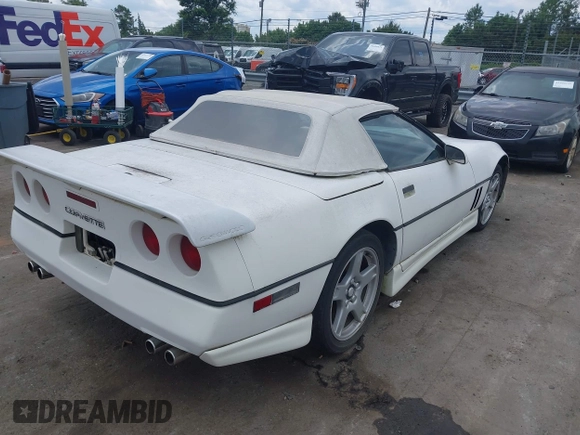 1987 Chevrolet Corvette z VIN 1G1YY3185H5125214, wystawiony jako IAAI lot #42499945 z przebiegiem 225 209 mil mil oraz . Historia ofert i sprzedaży dostępna na DreamBid. Obrazek 4.