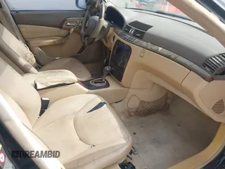 2001 Mercedes-Benz S 320/430/500 z VIN WDBNG75J81A155496, wystawiony jako IAAI lot #42462708 z przebiegiem Nie podano mil oraz . Historia ofert i sprzedaży dostępna na DreamBid. Obrazek 5.