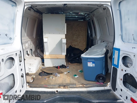 2011 Ford Econoline Cargo Commercial z VIN 1FTNE2EL6BDB35128, wystawiony jako IAAI lot #42088056 z przebiegiem 146 609 mil mil oraz . Historia ofert i sprzedaży dostępna na DreamBid. Obrazek 8.