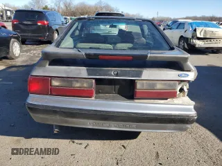 1993 Ford Mustang с VIN 1FACP41M6PF186870, выставлен на аукционе Copart как лот 87487744 с пробегом 37 671 миль миль и Списание • Salvage title. История ставок и продаж доступна на DreamBid. Изображение 6.