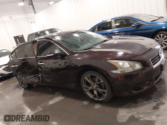 2014 Nissan Maxima SV z VIN 1N4AA5AP5EC910605, wystawiony jako IAAI lot #42082685 z przebiegiem 83 628 mil mil oraz . Historia ofert i sprzedaży dostępna na DreamBid. Obrazek 14.