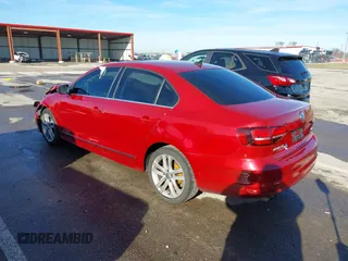 2017 Volkswagen Jetta SEL z VIN 3VWL17AJ5HM245831, wystawiony jako IAAI lot #41128163 z przebiegiem 149 248 mil mil oraz . Historia ofert i sprzedaży dostępna na DreamBid. Obrazek 3.