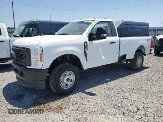 2024 Ford F-250 XL z VIN 1FTBF2BAXREC40360, wystawiony jako Copart lot #53801415 z przebiegiem Nie podano mil oraz Szkody całkowita. Historia ofert i sprzedaży dostępna na DreamBid. Obrazek 1.