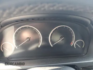 2015 BMW X5 xDrive35i z VIN 5UXKR0C53F0K61488, wystawiony jako Copart lot #57421645 z przebiegiem Nie podano mil oraz Szkoda całkowita • Salvage title. Historia ofert i sprzedaży dostępna na DreamBid. Obrazek 9.