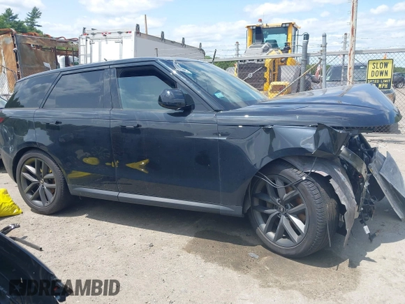 2024 Land Rover Range Rover Sport SE с VIN SAL1P9EU5RA181435, выставлен на аукционе IAAI как лот 42355255 с пробегом 19 130 миль миль и . История ставок и продаж доступна на DreamBid. Изображение 13.