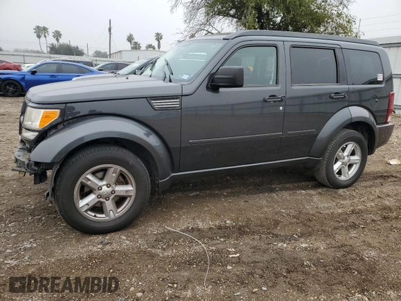 2011 Dodge Nitro SXT z VIN 1D4PT5GK0BW509907, wystawiony jako Copart lot #42716715 z przebiegiem 88 884 mil mil oraz Szkody całkowita. Historia ofert i sprzedaży dostępna na DreamBid. Obrazek 1.