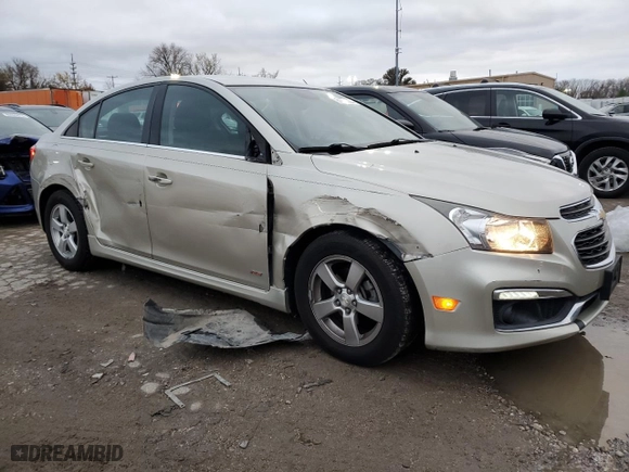 2015 Chevrolet Cruze LT with VIN 1G1PC5SB9F7270306, listed as a Copart auction lot 81076604 with 117,000 mi miles and Salvage Title. Bid and sale history available at carsss.com. Image 4.