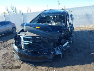 2019 Chevrolet Suburban LT with VIN 1GNSKHKC4KR400321, listed as a IAAI auction lot 41836038 with 1 mi miles. Bid and sale history available at carsss.com. Image 6.