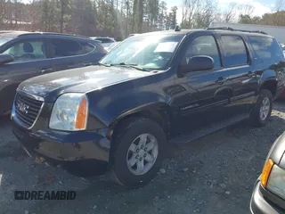2013 GMC Yukon XL SLT with VIN 1GKS1KE02DR176998, listed as a IAAI auction lot 41839522 with 175,923 mi miles. Bid and sale history available at carsss.com. Image 2.