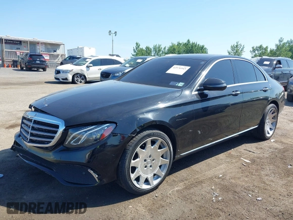 2017 Mercedes-Benz E 300 Luxury с VIN WDDZF4KB5HA181216, выставлен на аукционе IAAI как лот 42576943 с пробегом 105 576 миль миль и . История ставок и продаж доступна на DreamBid. Изображение 17.
