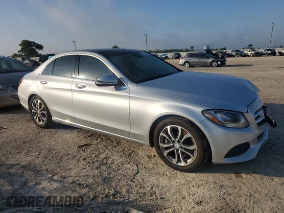 2017 Mercedes-Benz C 300 z VIN 55SWF4JB8HU209854, wystawiony jako Copart lot #56414705 z przebiegiem 54 762 mil mil oraz Szkoda całkowita • Salvage title. Historia ofert i sprzedaży dostępna na DreamBid. Obrazek 4.