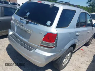 2006 Kia Sorento LX with VIN KNDJD733865509532, listed as a IAAI auction lot 42137155 with 209,149 mi miles and . Bid and sale history available at DreamBid. Image 4.