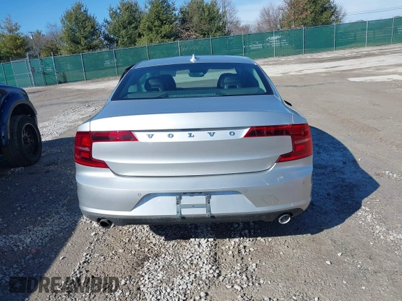 2018 Volvo S90 Momentum with VIN LVY982AKXJP019409, listed as a IAAI auction lot 41462054 with 99,374 mi miles. Bid and sale history available at carsss.com. Image 16.