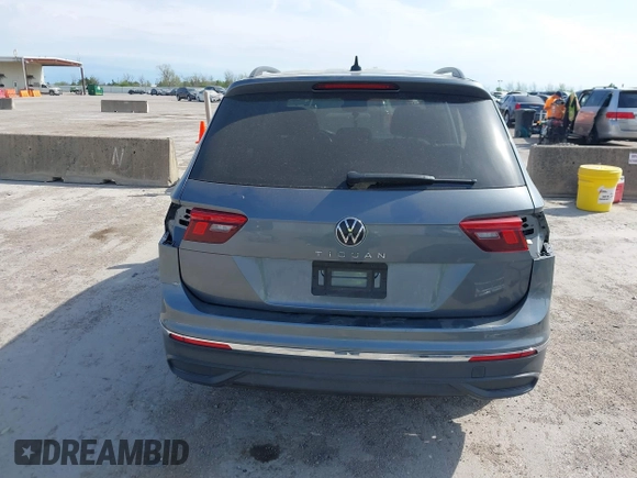 2023 Volkswagen Tiguan S z VIN 3VVRB7AX9PM132401, wystawiony jako IAAI lot #41870969 z przebiegiem 40 533 mil mil oraz . Historia ofert i sprzedaży dostępna na DreamBid. Obrazek 17.