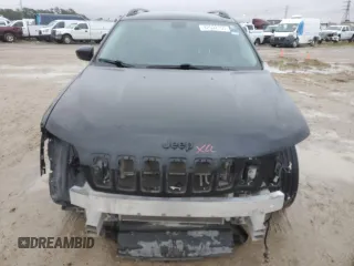 2020 Jeep Cherokee Latitude Plus with VIN 1C4PJLLB6LD514779, listed as a Copart auction lot 42532755 with 86,113 mi miles and Salvage Title. Bid and sale history available at carsss.com. Image 5.