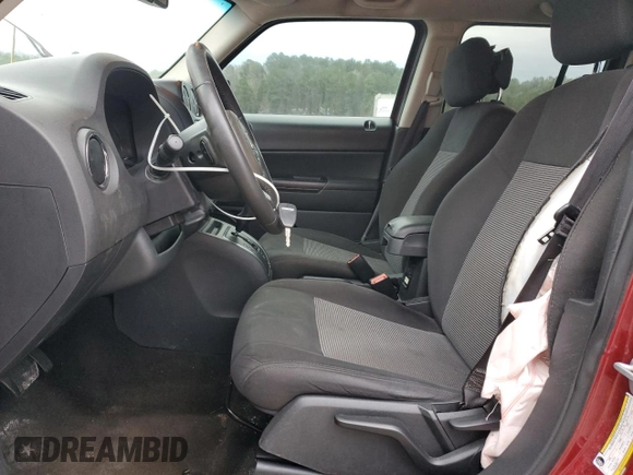 2016 Jeep Patriot Latitude with VIN 1C4NJPFB3GD537761, listed as a Copart auction lot 43074935 with 101,946 mi miles and Salvage title. Bid and sale history available at DreamBid. Image 7.