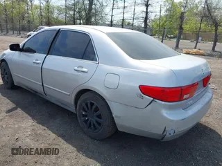2005 Honda Accord LX z VIN 1HGCM56415A106162, wystawiony jako IAAI lot #42119356 z przebiegiem Nie podano mil oraz . Historia ofert i sprzedaży dostępna na DreamBid. Obrazek 3.