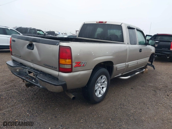 2000 Chevrolet Silverado 1500 LT with VIN 1GCEK19T4YE178639, listed as a IAAI auction lot 41397830 with 289,674 mi miles. Bid and sale history available at carsss.com. Image 4.