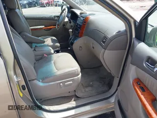 2006 Toyota Sienna XLE z VIN 5TDZA22C26S514915, wystawiony jako IAAI lot #42537779 z przebiegiem 200 238 mil mil oraz . Historia ofert i sprzedaży dostępna na DreamBid. Obrazek 5.