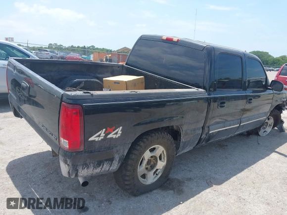 2005 Chevrolet Silverado 1500 LT with VIN 2GCEK13T351266474, listed as a IAAI auction lot 42098149 with 225,667 mi miles and . Bid and sale history available at DreamBid. Image 4.