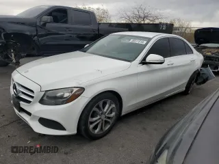 2015 Mercedes-Benz C 300 z VIN 55SWF4JB7FU084178, wystawiony jako Copart lot #48511515 z przebiegiem 100 857 mil mil oraz Szkoda całkowita • Salvage title. Historia ofert i sprzedaży dostępna na DreamBid. Obrazek 1.