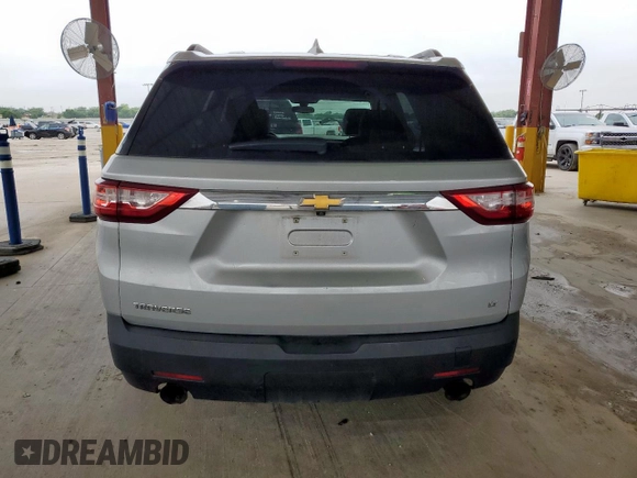 2020 Chevrolet Traverse LT Cloth z VIN 1GNERGKW7LJ245051, wystawiony jako Copart lot #59844665 z przebiegiem 129 295 mil mil oraz Czysty tytuł • Clean title. Historia ofert i sprzedaży dostępna na DreamBid. Obrazek 6.