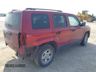 2017 Jeep Patriot Sport z VIN 1C4NJPBBXHD103389, wystawiony jako IAAI lot #41935831 z przebiegiem 86 155 mil mil oraz . Historia ofert i sprzedaży dostępna na DreamBid. Obrazek 4.