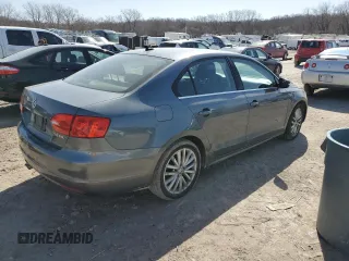 2011 Volkswagen Jetta SEL с VIN 3VWLX7AJ2BM330101, выставлен на аукционе Copart как лот 47774335 с пробегом 183 472 миль миль и Списание • Salvage title. История ставок и продаж доступна на DreamBid. Изображение 3.