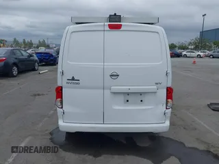 2015 Nissan NV200 SV with VIN 3N6CM0KN8FK691089, listed as a IAAI auction lot 42112026 with 95,972 mi miles. Bid and sale history available at carsss.com. Image 16.