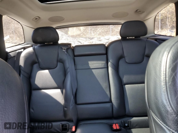 2019 Volvo XC60 Momentum с VIN LYV102RK3KB215365, выставлен на аукционе Copart как лот 53096075 с пробегом Не указан миль и Списание • Salvage title. История ставок и продаж доступна на DreamBid. Изображение 10.