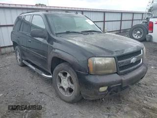 2008 Chevrolet TrailBlazer LT w/1LT with VIN 1GNDS13S182183057, listed as a IAAI auction lot 39189791 with 166,777 mi miles. Bid and sale history available at carsss.com. Image 1.