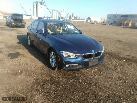 2018 BMW 3 Series 320i xDrive with VIN WBA8A3C53JA488409, listed as a IAAI auction lot 39667324 with 72,949 mi miles. Bid and sale history available at carsss.com. Image 1.