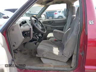 1999 GMC Sonoma with VIN 1GTCS1443X8530274, listed as a IAAI auction lot 41937187 with 210,244 mi miles. Bid and sale history available at carsss.com. Image 5.