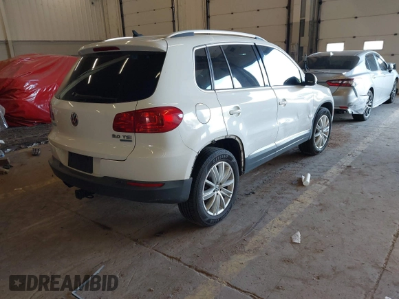 2012 Volkswagen Tiguan S z VIN WVGBV7AXXCW572690, wystawiony jako IAAI lot #42074464 z przebiegiem 133 049 mil mil oraz . Historia ofert i sprzedaży dostępna na DreamBid. Obrazek 4.