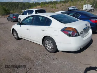 2012 Nissan Altima S z VIN 1N4AL2AP0CC258367, wystawiony jako IAAI lot #41879502 z przebiegiem 202 231 mil mil oraz . Historia ofert i sprzedaży dostępna na DreamBid. Obrazek 3.