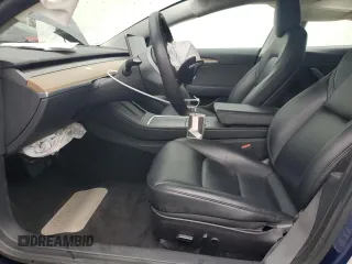 2022 Tesla Model 3 z VIN 5YJ3E1EAXNF190873, wystawiony jako Copart lot #59681145 z przebiegiem Nie podano mil oraz Szkoda całkowita • Salvage title. Historia ofert i sprzedaży dostępna na DreamBid. Obrazek 7.