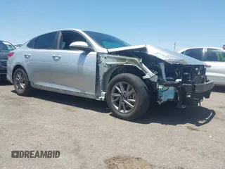 2020 Kia Optima LX z VIN 5XXGT4L35LG401081, wystawiony jako IAAI lot #42315005 z przebiegiem 84 481 mil mil oraz . Historia ofert i sprzedaży dostępna na DreamBid. Obrazek 1.