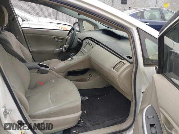 2013 Toyota Prius One z VIN JTDKN3DU3D5591734, wystawiony jako IAAI lot #42381581 z przebiegiem 202 128 mil mil oraz . Historia ofert i sprzedaży dostępna na DreamBid. Obrazek 5.
