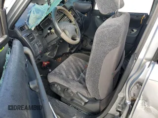 2001 Honda CR-V LX with VIN JHLRD18401S026020, listed as a Copart auction lot 46392875 with 123,210 mi miles and Salvage Title. Bid and sale history available at carsss.com. Image 8.