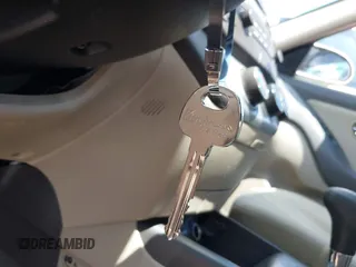 2010 Hyundai Elantra GLS z VIN KMHDU4AD4AU194570, wystawiony jako IAAI lot #42263642 z przebiegiem 123 899 mil mil oraz . Historia ofert i sprzedaży dostępna na DreamBid. Obrazek 11.