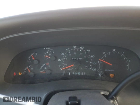 2000 Ford Excursion Limited with VIN 1FMNU43S5YEE00578, listed as a Copart auction lot 51842985 with 174,089 mi miles and Clean title. Bid and sale history available at DreamBid. Image 9.