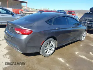 2015 Chrysler 200 S with VIN 1C3CCCBB2FN655751, listed as a IAAI auction lot 41711262 with 106,073 mi miles and . Bid and sale history available at carsss.com. Image 4.