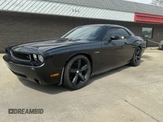 2010 Dodge Challenger R/T z VIN 2B3CJ5DT8AH103905, wystawiony jako IAAI lot #42115194 z przebiegiem 123 272 mil mil oraz . Historia ofert i sprzedaży dostępna na DreamBid. Obrazek 2.