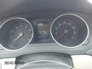 2015 Volkswagen Jetta SE z VIN 3VWD17AJ3FM252584, wystawiony jako IAAI lot #42257546 z przebiegiem 117 195 mil mil oraz . Historia ofert i sprzedaży dostępna na DreamBid. Obrazek 7.