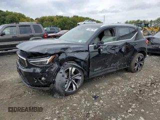 2024 Volvo XC40 с VIN YV4L12UF0R2313942, выставлен на аукционе Copart как лот 73662794 с пробегом Не указан миль и Списание • Salvage title. История ставок и продаж доступна на DreamBid. Изображение 1.