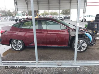2018 Honda Clarity Plug-In Hybrid Touring with VIN JHMZC5F3XJC005797, listed as a IAAI auction lot 42021622 with 58,307 mi miles. Bid and sale history available at carsss.com. Image 14.